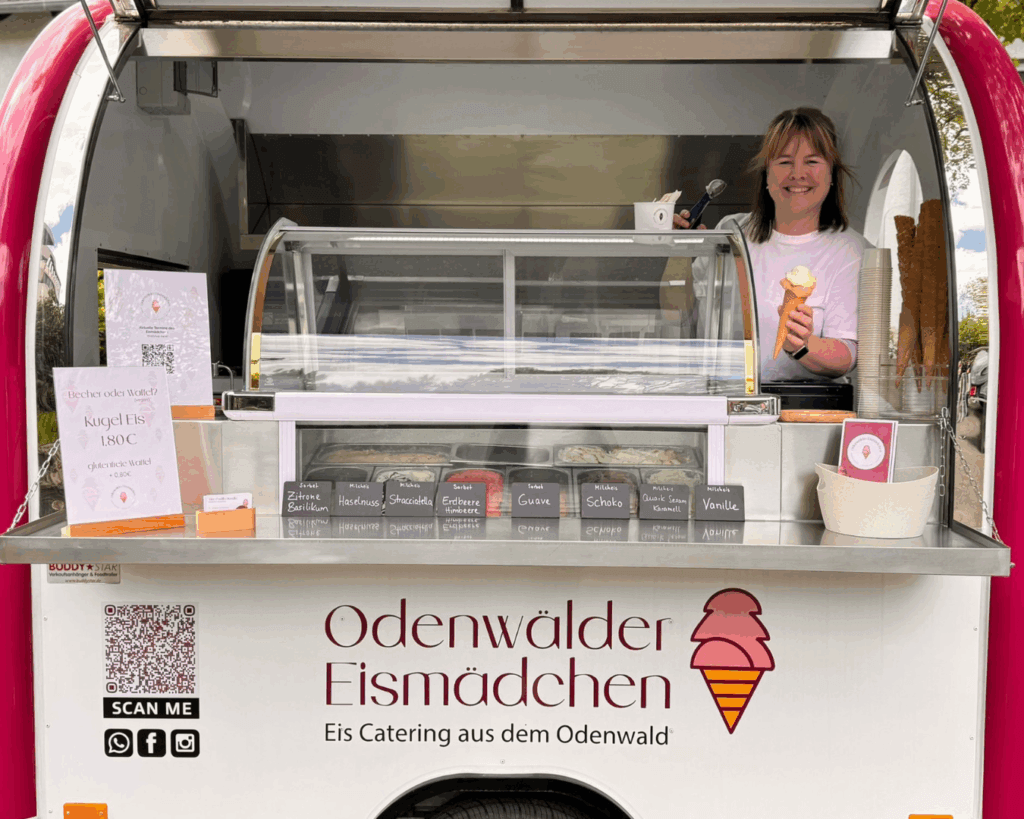 Eismädchen in Eiswagen Buddy